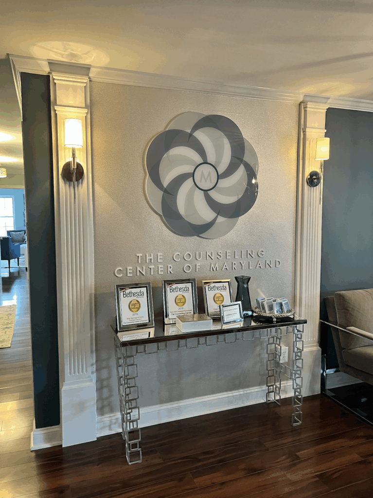 entrance display woodmont